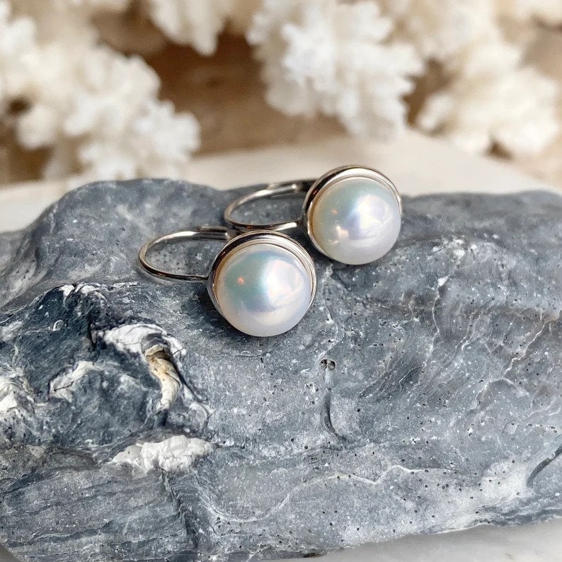 14k Gold 8mm White Freshwater Cultured Pearl Bezel-set Lever Back Earrings