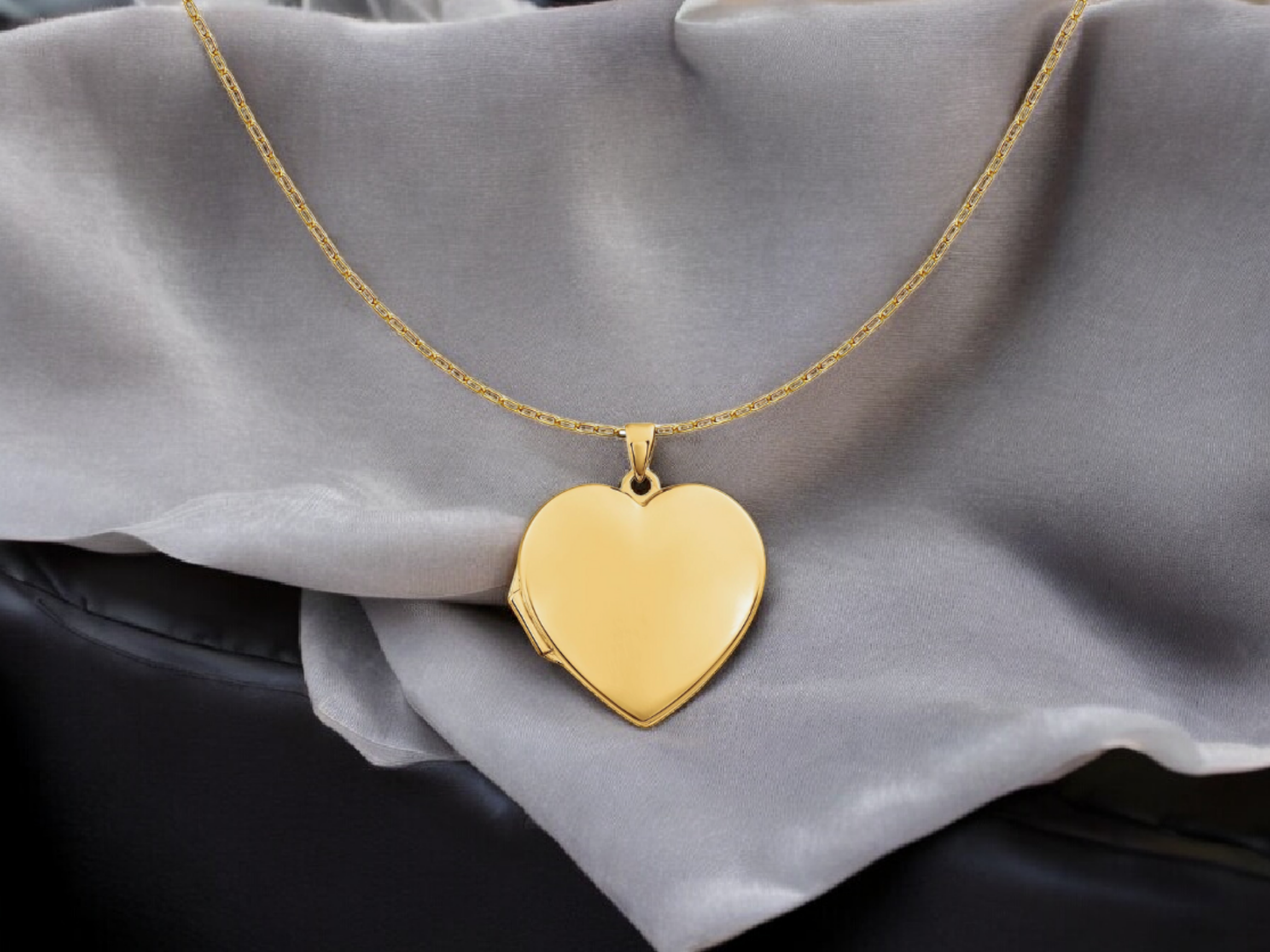 14k Yellow Gold Engravable Heart Photo Locket Pendant
